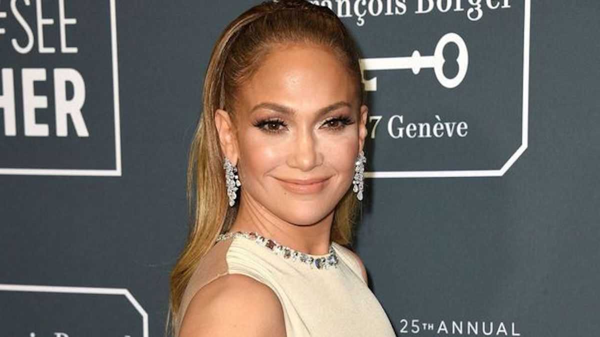 Jennifer Lopez ne ressemble plus à ça, découvrez sa nouvelle coupe