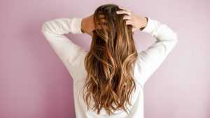 Cheveux : Les meilleures astuces magiques pour booster vos cheveux et leur pousse en 3 étapes !