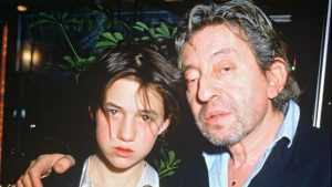 Serge Gainsbourg: Sa fille Charlotte révèle ce que son papa lui demandait de faire malgré elle, "qui la gênait"