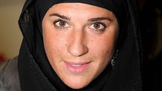 Diam's : Scandalisée, victime d'usurpation d'identité depuis sa conversion à l’Islam, elle raconte l'horreur qu'elle vit !