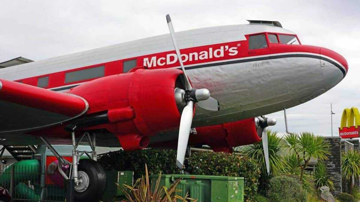 McDonald's: Les images des restaurants étranges et uniques à travers le monde