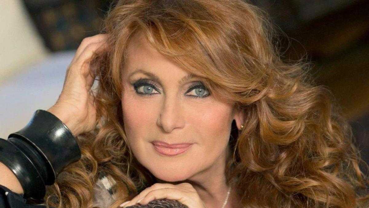 Julie Pietri : tout savoir sur la chanteuse mythique des années 80 !