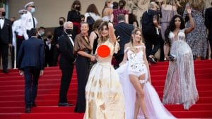 Cannes 2021 : accidents de robe, grimaces de stars… florilège de photos insolites pour cette 74e édition