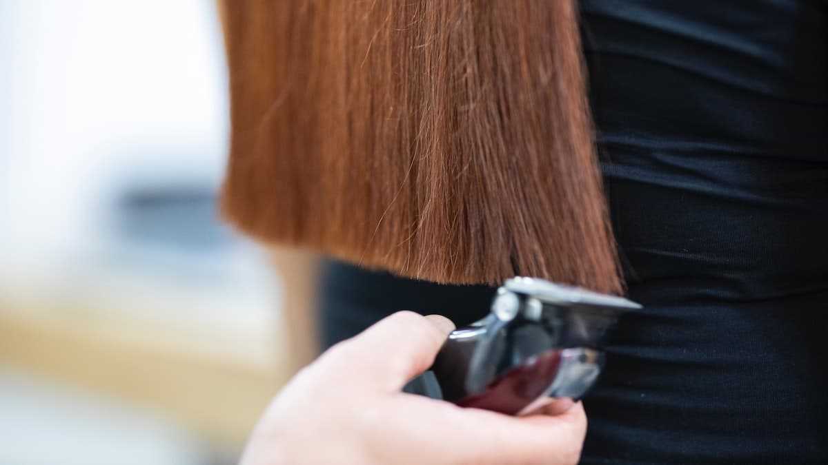Coiffure après 50 ans : les 3 coupes de cheveux à éviter absolument !