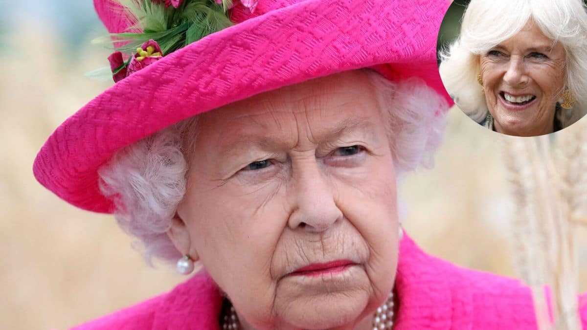 Elisabeth II "livide" : ce jour où elle découvre des clichés de Camilla en maillot