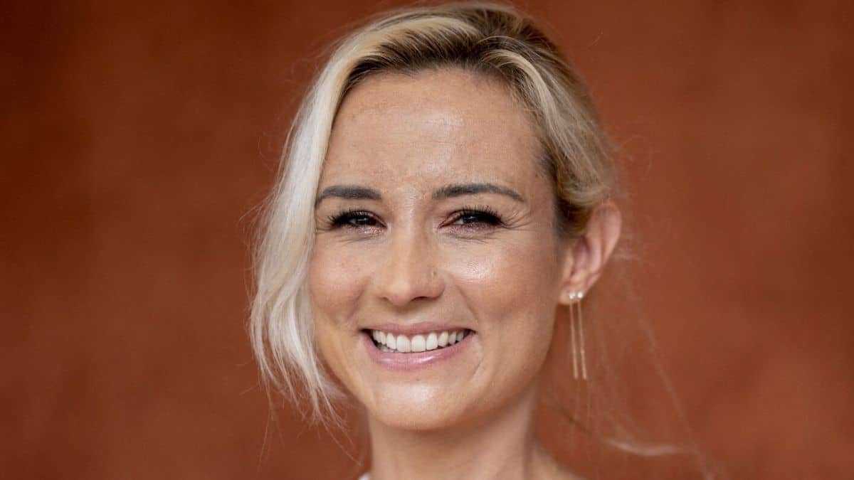 Élodie Gossuin, sexy en Bikini : l'ex Miss France en James Bond Girl, elle "se la raconte" face à son mari