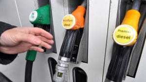 Carburants : bientôt une aide pour ceux qui utilisent leur voiture pour se rendre à leur travail !