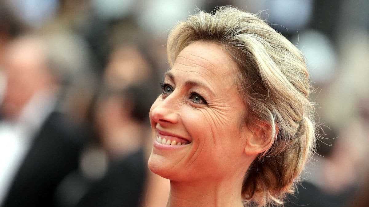 Anne-Sophie Lapix : les jambes de la présentatrice du JT de 20H de France 2 créent la polémique !
