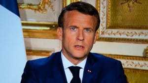 presidentielle France Emmanuel Macron, victime d'un jet de projectile, ce gros incident à Lyon !