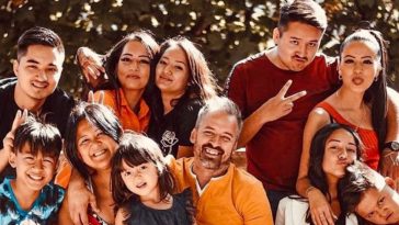 Familles nombreuses, la vie en XXL : La famille Gayat dévoile son salaire et crée un scandale sur la Toile
