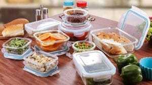 Voici 6 aliments à ne pas jamais conserver dans une boite en plastique !