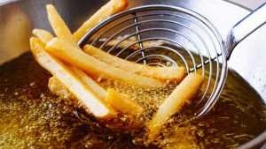 Hygiène : 5 astuces pour éloigner les odeurs d'aliments frits