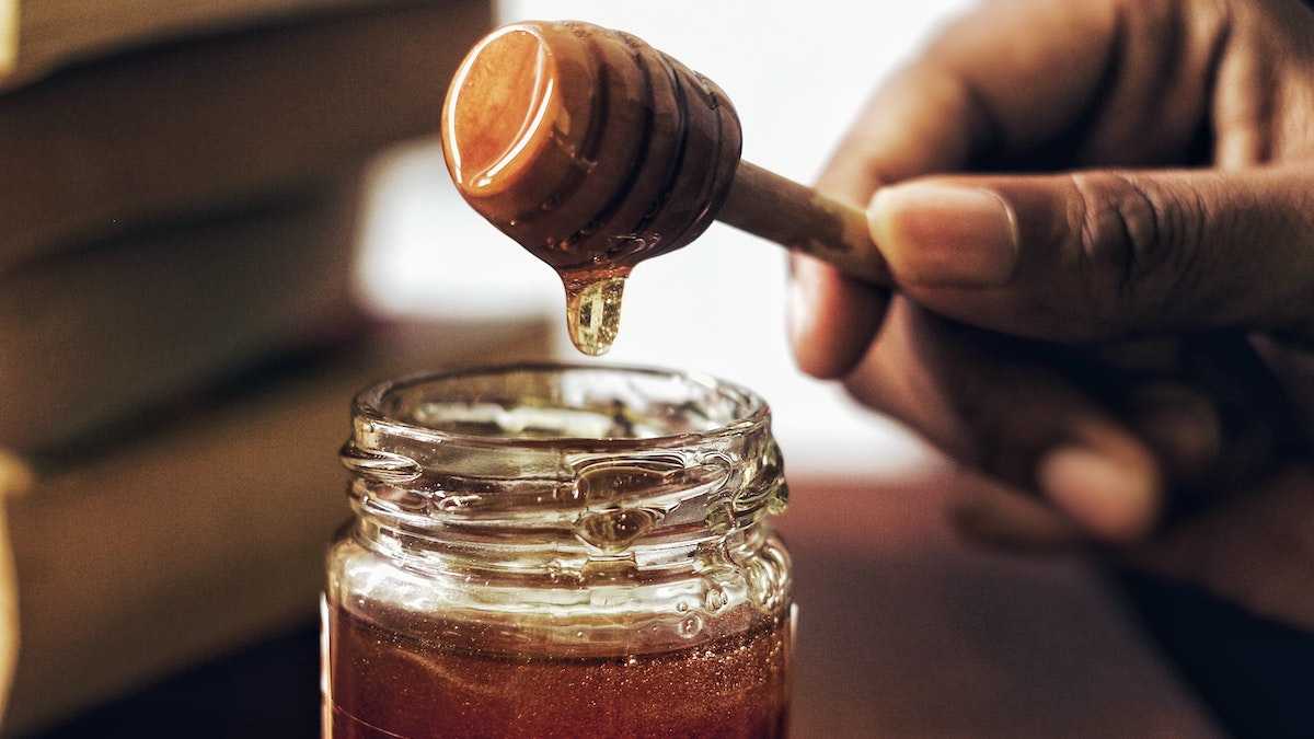 Voici le top des conseils magiques pour prendre soin de votre peau avec du miel
