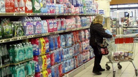 Rappel massif dans toute la France : ne consommez surtout pas les bouteilles d’eau de cette marque