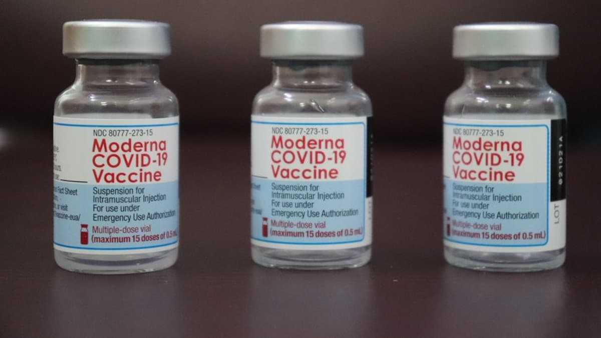 Vaccination : la demi-dose de Moderna est-elle aussi efficace que les autres ?