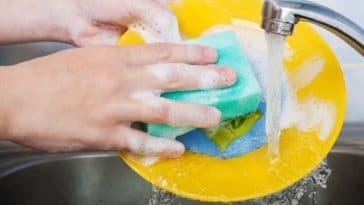 Voici les 7 astuces d’experts infaillibles pour faire la vaisselle rapidement et efficacement