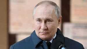 Vladimir Poutine : où a-t-il caché sa compagne Alina Kabaeva et ses 4 enfants depuis la guerre ?
