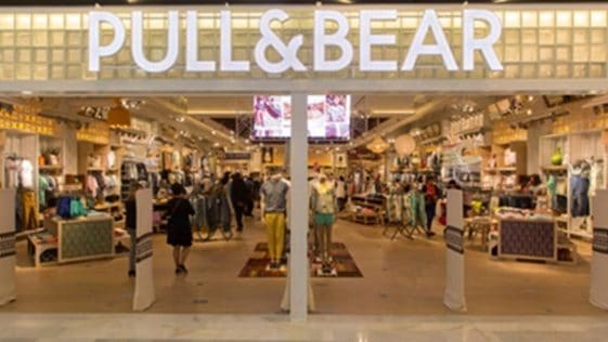 Pull & Bear : Les jeans tendance à absolument avoir pour être au top de la mode ce printemps !