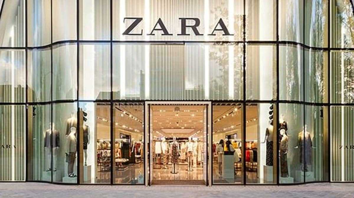 Zara : cette sublime robe courte et évasée à la couleur renversante fait un carton !