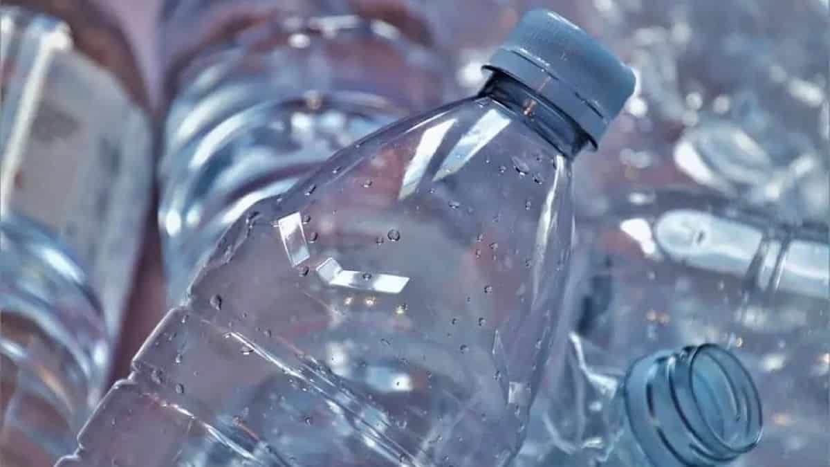 Microplastiques : 7 bouteille sur 9, dont une pour enfant, contaminées ! Révélations chocs