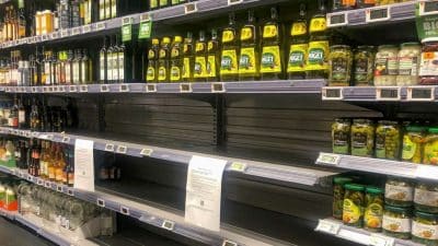 Face à la pénurie d’huile, des pots de moutarde sont revendus à des prix astronomiques !
