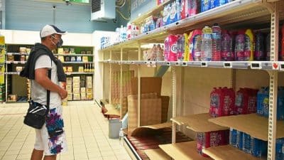 Bouteilles d’eau introuvables dans les supermarchés : les vraies raisons dévoilées