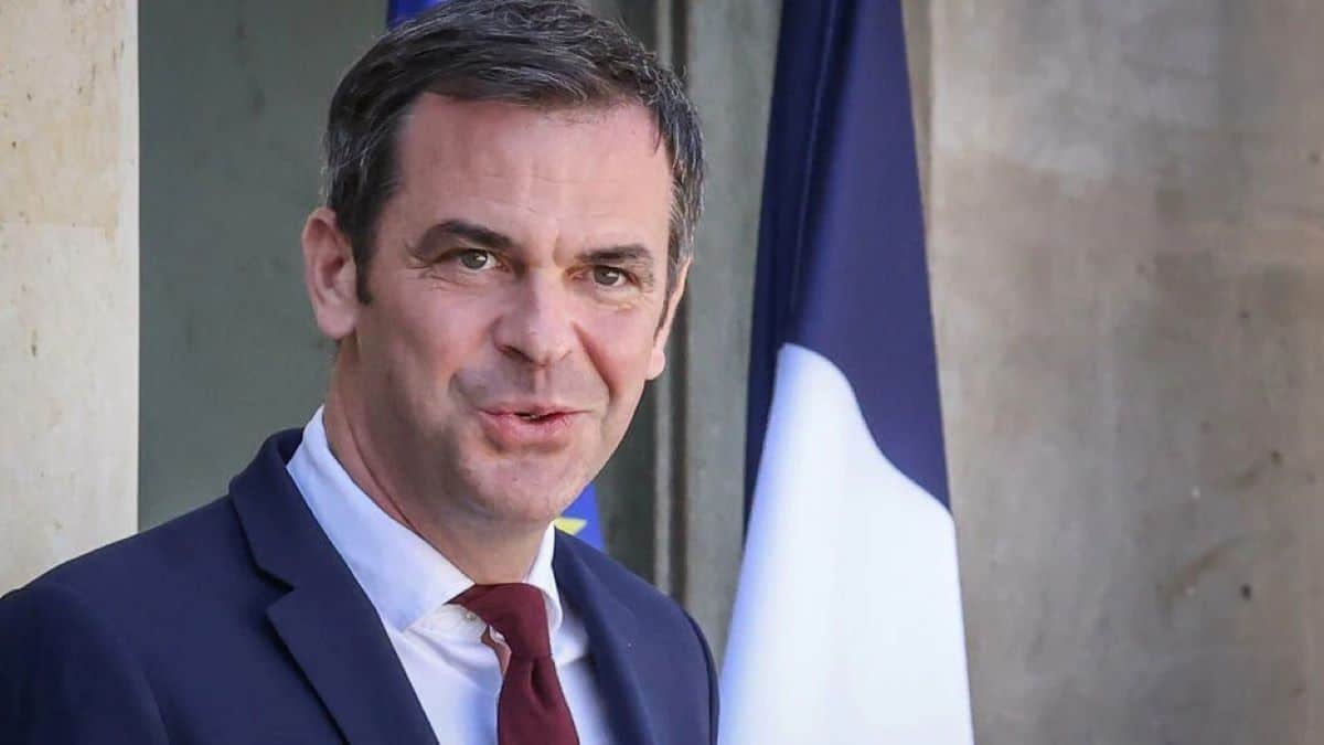 "Je gagne…" : Olivier Véran révèle sans aucun tabou son salaire de ministre