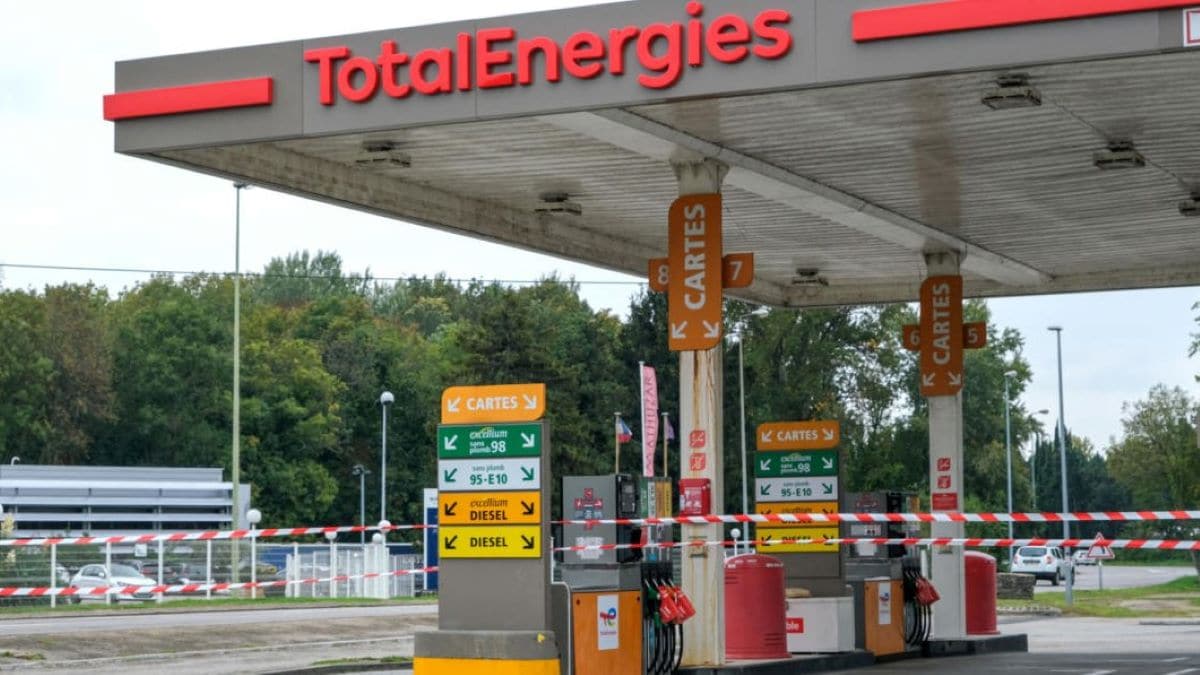 Pénurie de carburant : les raffineurs en grève gagnent-ils vraiment 5000 € ? Les explications