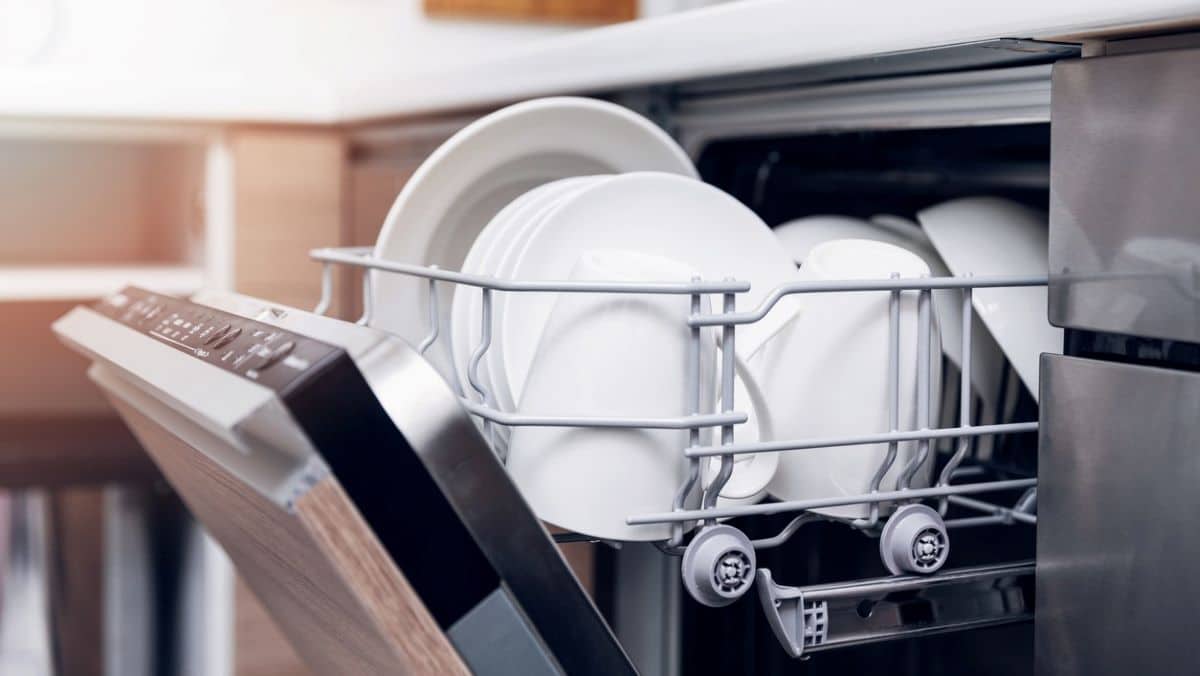 Lave-vaisselle : cette erreur que l’on fait tous qui fait exploser de 45% votre facture d’électricité
