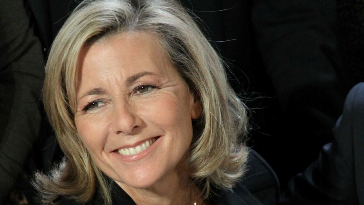 Claire Chazal, 65 years old: she dares to wear white jeans in winter and she is gorgeous!