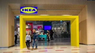 Ikea : il assemble 3 étagères et réalise le rêve de sa femme, incroyable !