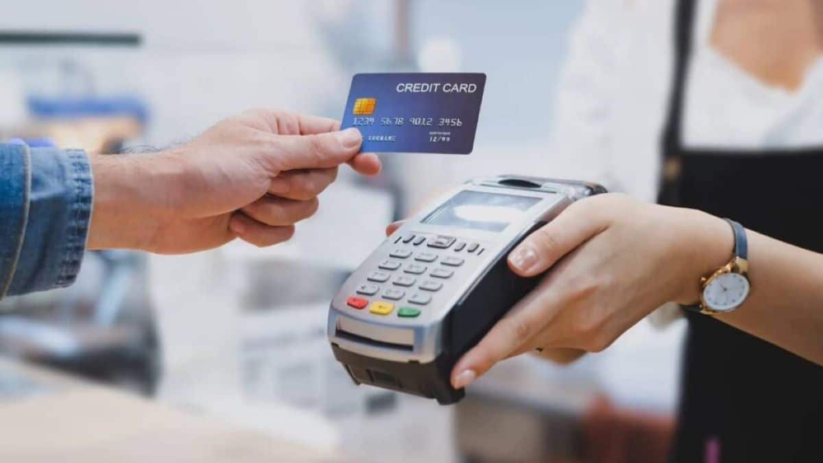 Un commerçant a-t-il le droit de refuser votre carte bancaire ? Voici la réponse