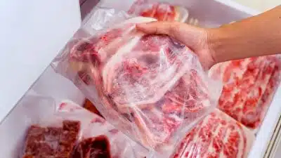 Viande congelée : cette erreur que tout le monde fait peut être très nocive pour la santé