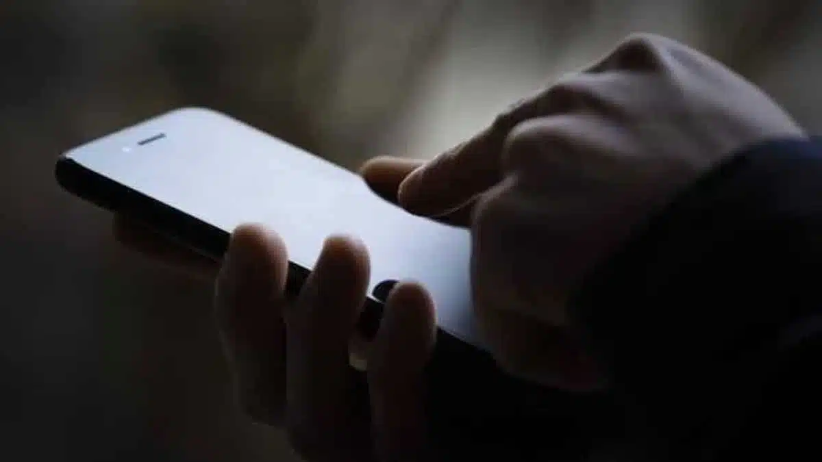 Arnaque : les escrocs utilisent cette faille des téléphones pour ruiner les victimes