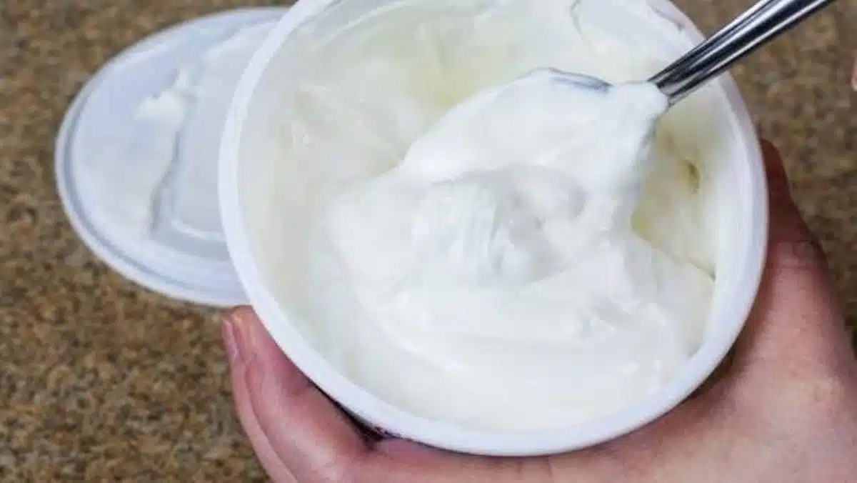 Quelle est la durée de conservation d’un pot de crème fraîche ouvert ?