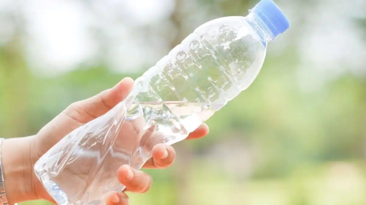 Voici durant combien de temps vous pouvez boire une bouteille d’eau ouverte sans risque