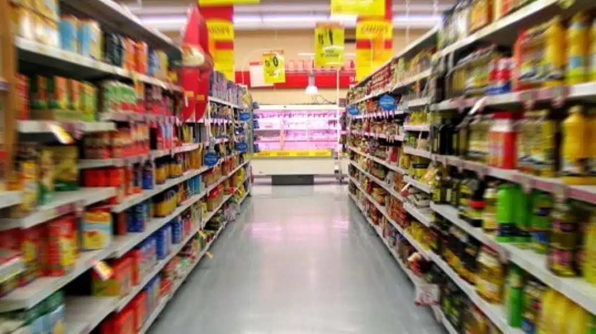 Supermarchés : pourquoi les distributeurs ne sont pas enclins à baisser les prix des produits ?