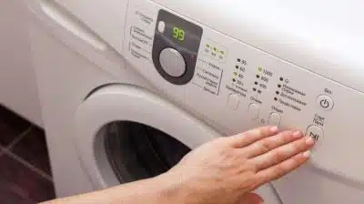 Les astuces pour en finir définitivement avec la machine à laver qui saute durant l’essorage
