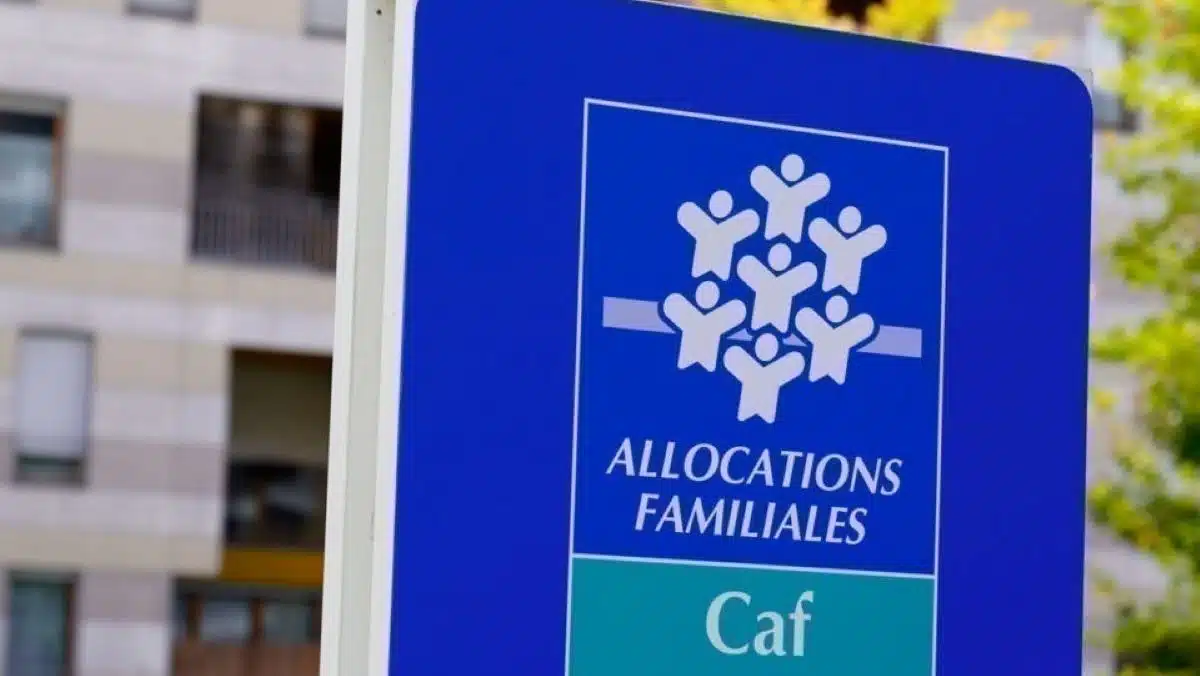 CAF : bonne nouvelle, cette allocation en hausse d’environ 350 €, les Français concernés