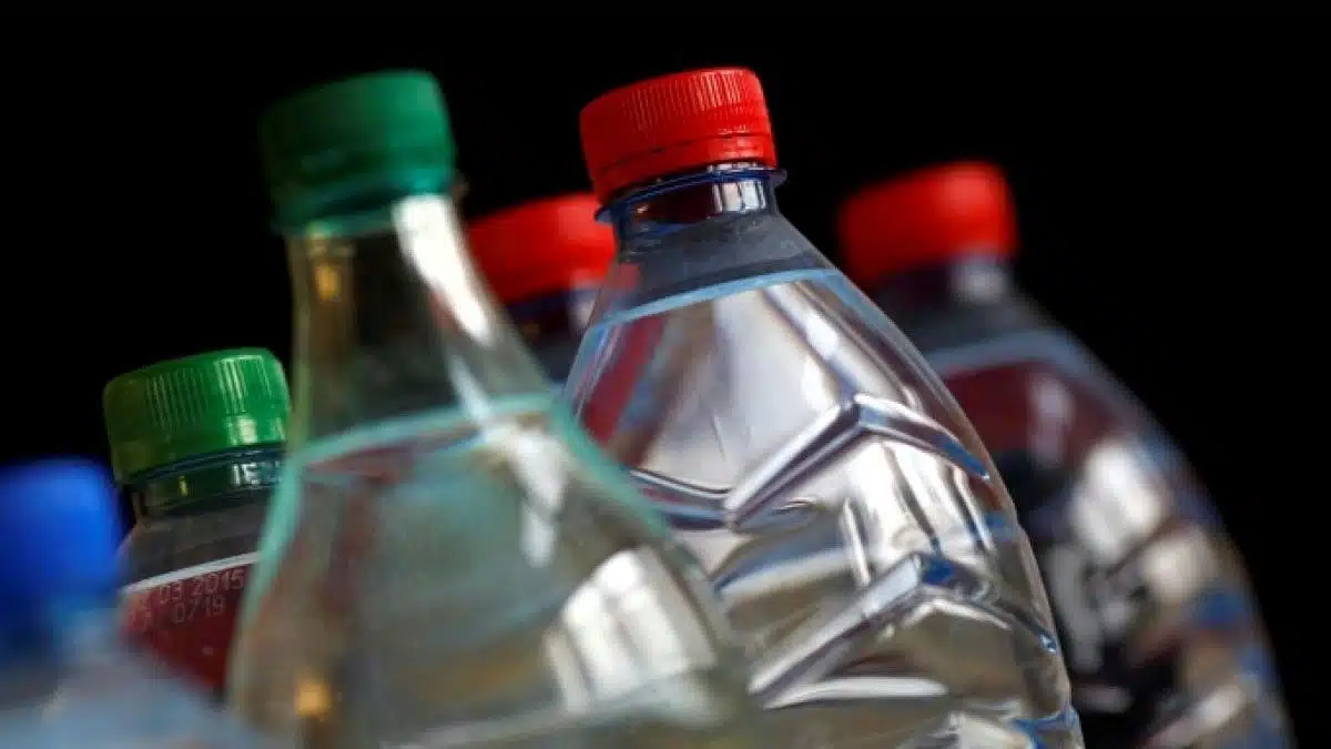 Alerte, ces marques de bouteilles d’eau présentent le plus de risques pour votre santé