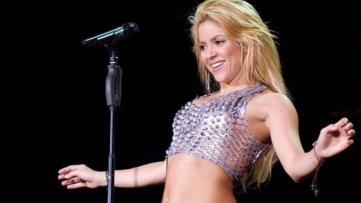 6 exercices simples pour avoir les mêmes abdominaux que Shakira