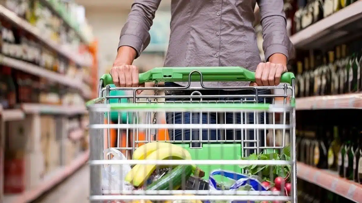 Supermarché : l’astuce méconnue pour diviser le prix de vos courses par 2 et économiser