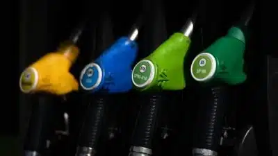 Carburants : les distributeurs vont vendre à prix coûtant ? Cette proposition d’Emmanuel Macron