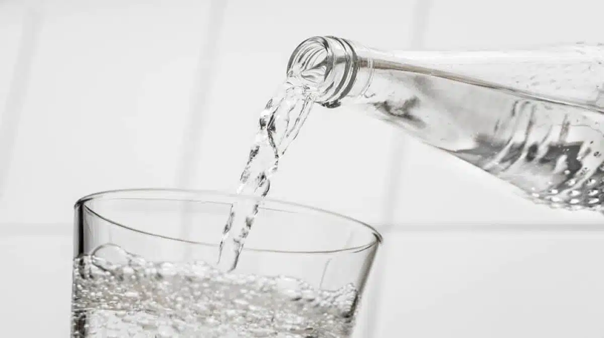 L’eau gazeuse est-elle saine pour la santé si vous en buvez chaque jour ? On fait le point