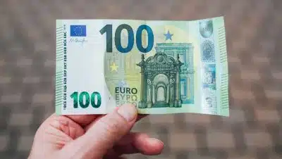 Chèque carburant de 100 euros : les conditions pour le toucher, les Français concernés
