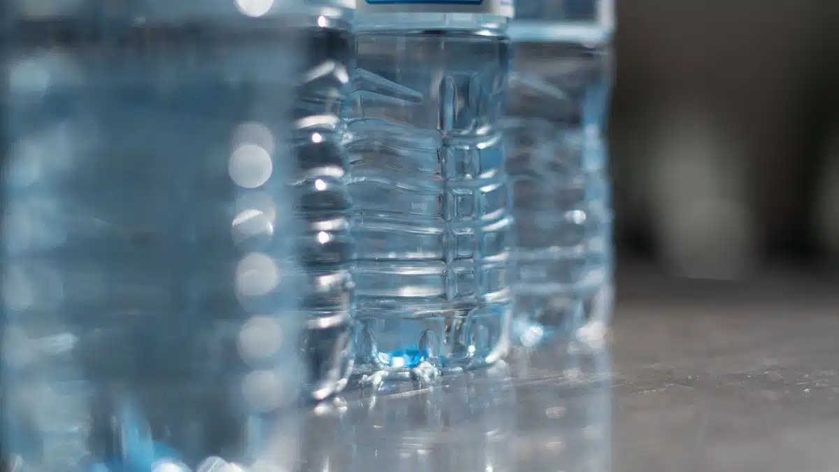 Bientôt la fin des bouteilles en plastique ? Faites livrer l’eau minérale en cubi chez vous