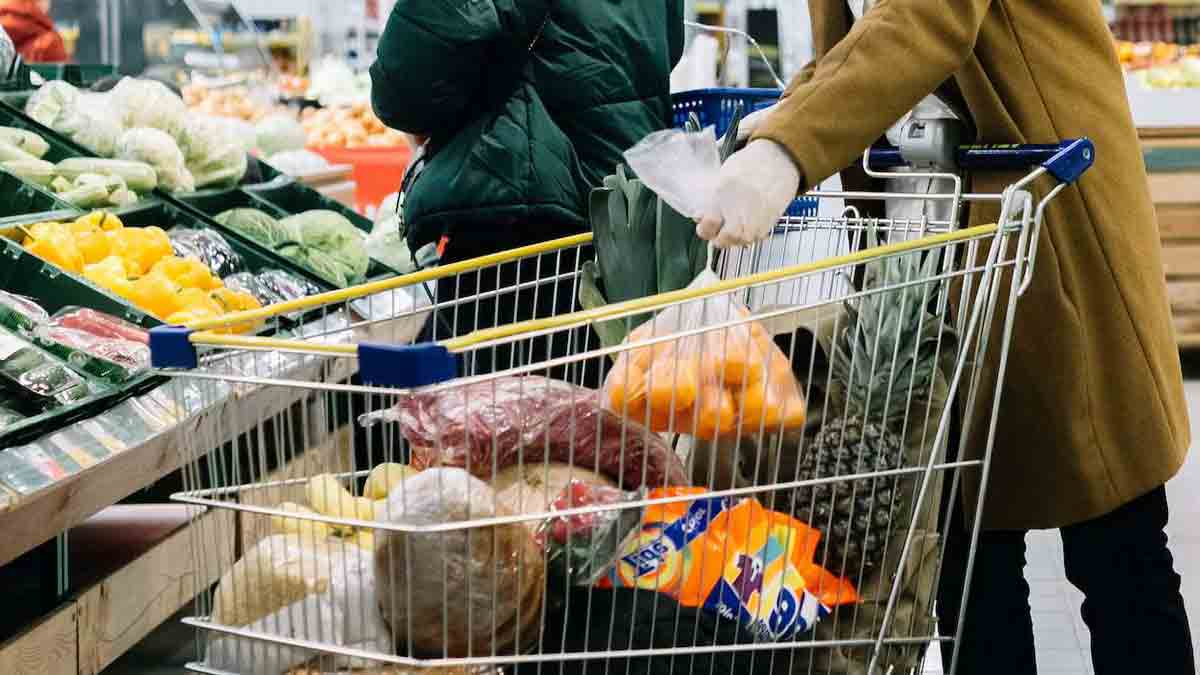 Les 5 astuces des supermarchés pour vous pousser à la consommation et acheter plus