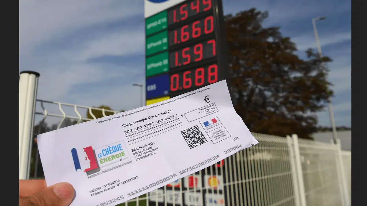 Le chèque carburant versé à plus d’automobilistes que prévu, les concernés et les conditions