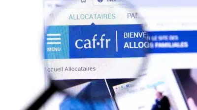 CAF: Une prime est offerte aux travailleurs aux revenus modestes, pouvant ajouter jusqu'à 595 euros à leurs revenus par mois.