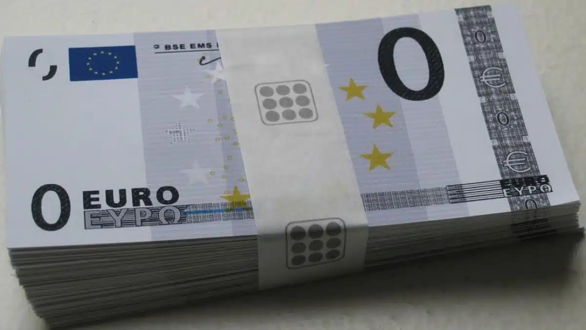 Quelle est l'utilité et la signification du nouveau billet de 0 euro qui a été récemment introduit ?